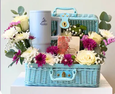 Caribou Floral Basket Gift - سلة كاريبوه المزهرة